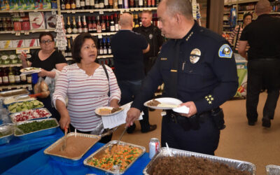Anaheim police, community bond over carne asada tacos